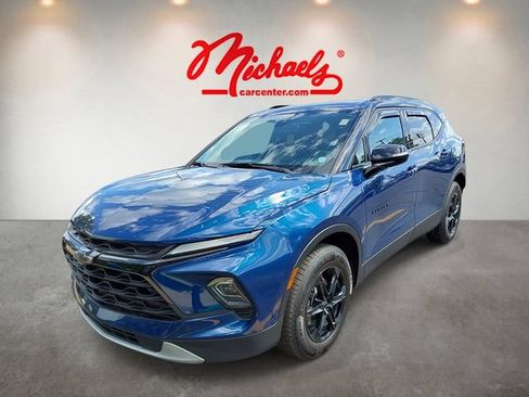 Used 2023 Chevrolet Blazer LT w/ Midnight/Sport Edition FWD image 3