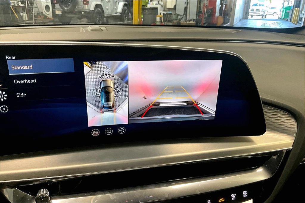 Used 2024 Cadillac Lyriq Luxury RWD image 20