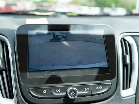 Used 2022 Chevrolet Malibu LT image 23