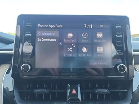 Used 2020 Toyota Corolla LE FWD image 27