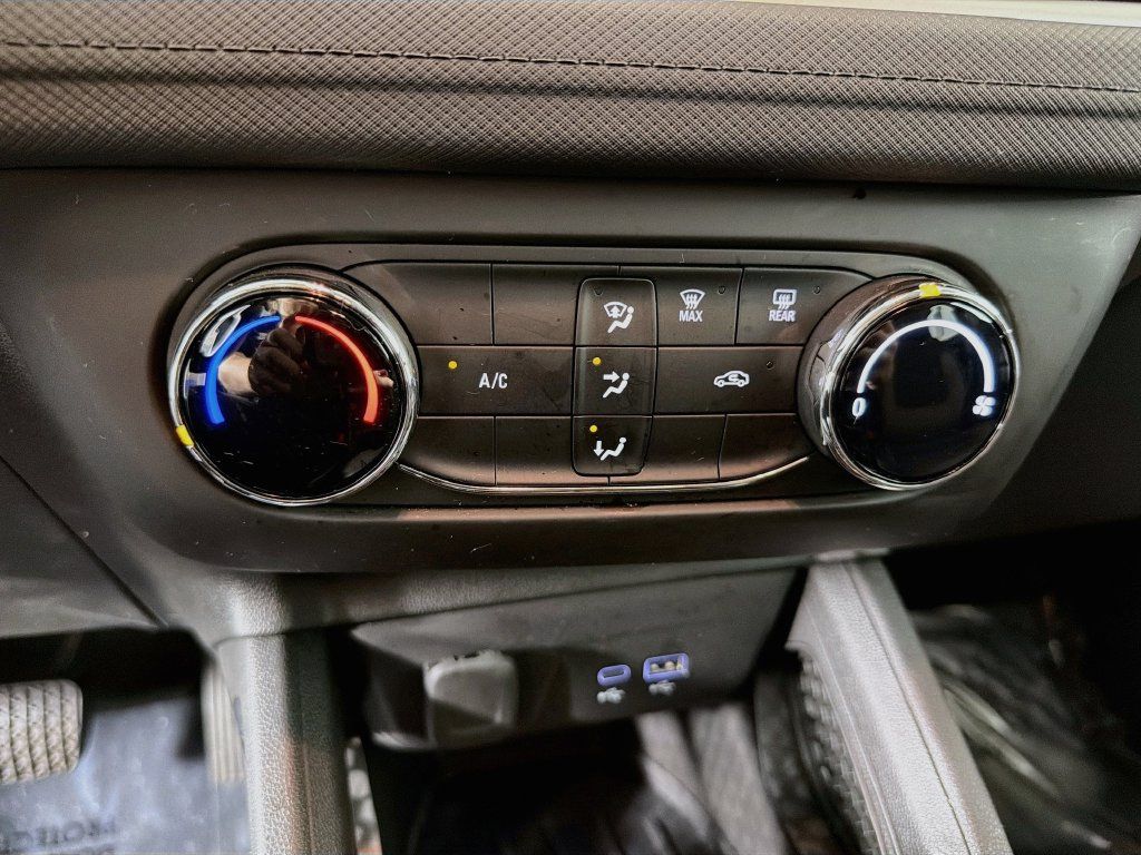 Used 2025 Chevrolet TrailBlazer LS w/ LS Convenience Package FWD image 15