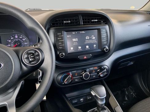 Used 2020 Kia Soul S FWD image 7