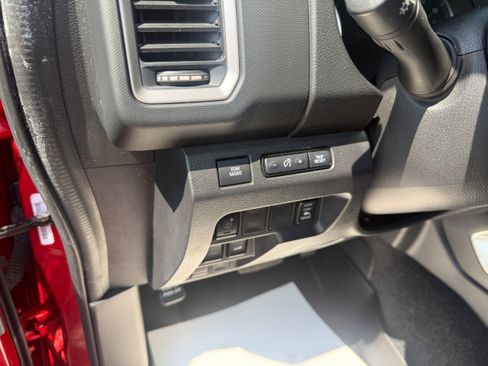 Used 2022 Nissan Frontier SV AWD/4WD image 18