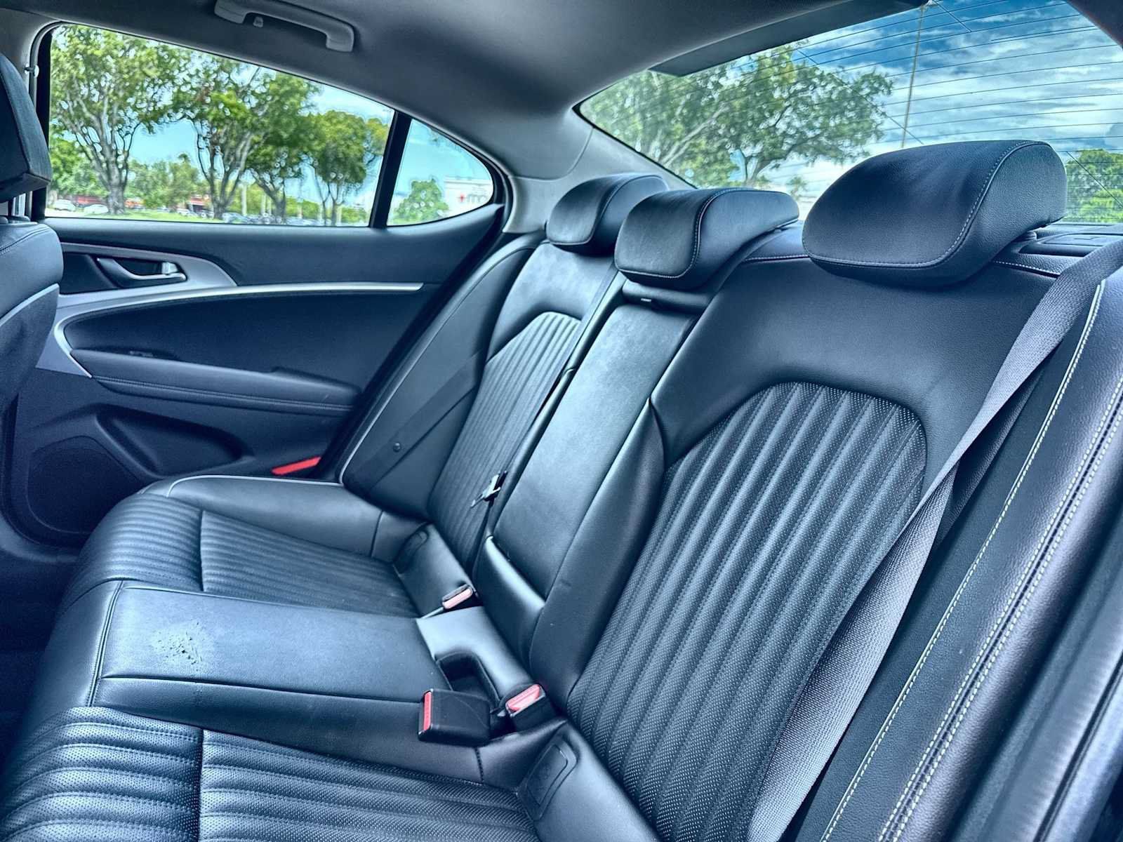 Used 2023 Genesis G70 2.0T RWD image 22