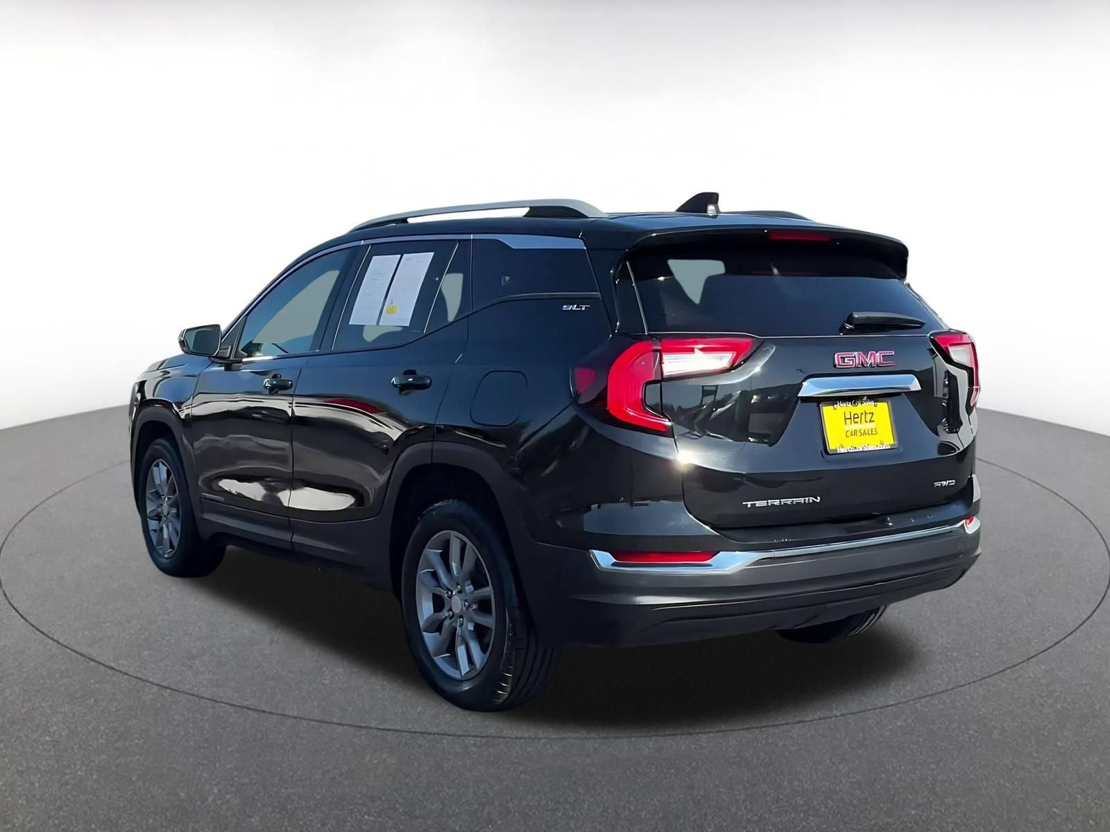 Used 2024 GMC Terrain SLT AWD/4WD image 10
