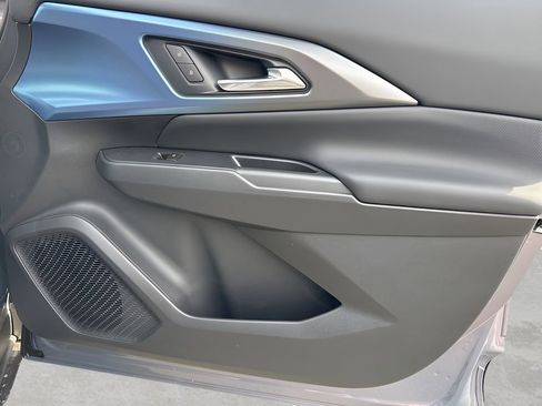 New 2026 Chevrolet Equinox EV LT w/ Convenience Package II image 9