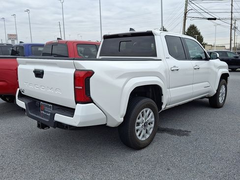 Certified 2024 Toyota Tacoma SR5 image 4