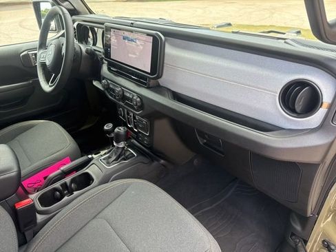 Used 2025 Jeep Wrangler Unlimited Sport AWD/4WD image 15
