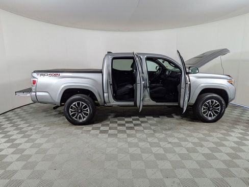 Used 2021 Toyota Tacoma TRD Sport w/ Technology Package AWD/4WD image 9