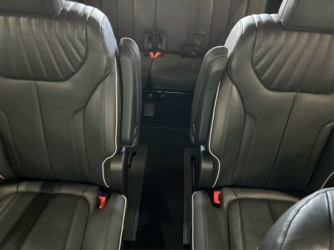 Used 2025 Hyundai Palisade Limited FWD image 14