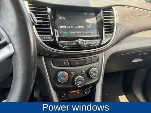 Used 2017 Chevrolet Trax LT w/ LT Convenience Package FWD image 11