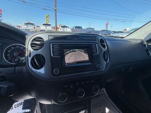 Used 2016 Volkswagen Tiguan S image 13