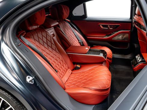 Used 2022 Mercedes-Benz S 580 4MATIC Sedan w/ AMG Line Package image 30
