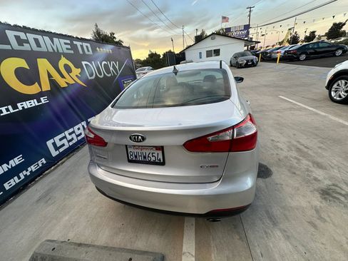 Used 2015 Kia Forte EX w/ UVO Package W/17" Alloys FWD image 9