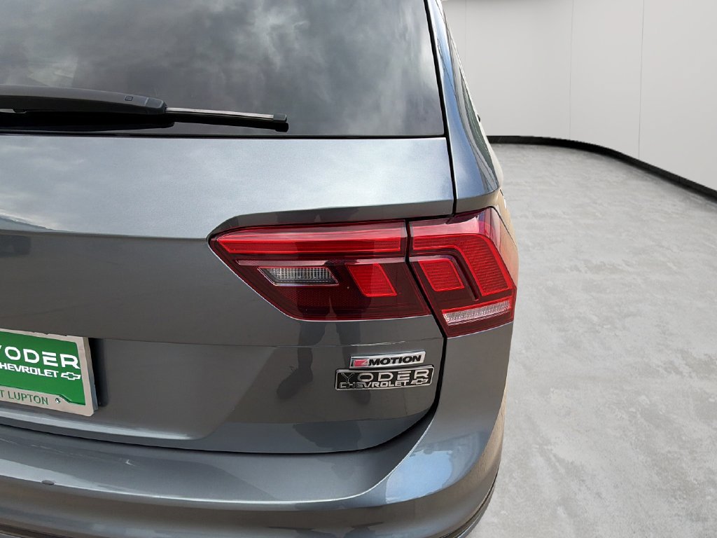 Used 2021 Volkswagen Tiguan SE R-Line AWD/4WD image 47