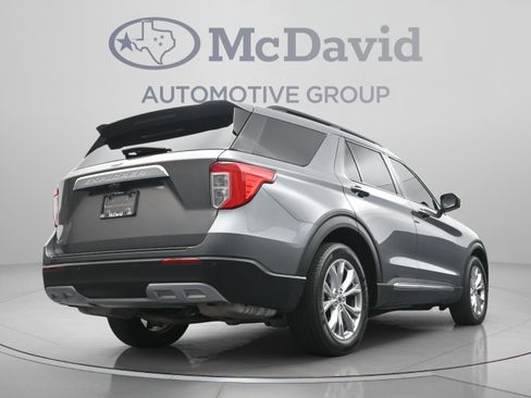 Used 2024 Ford Explorer XLT w/ Equipment Group 202A RWD image 31