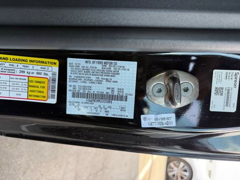 Used 2025 Ford Mustang Coupe image 23