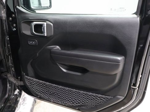 Used 2020 Jeep Wrangler Unlimited Sport S image 24