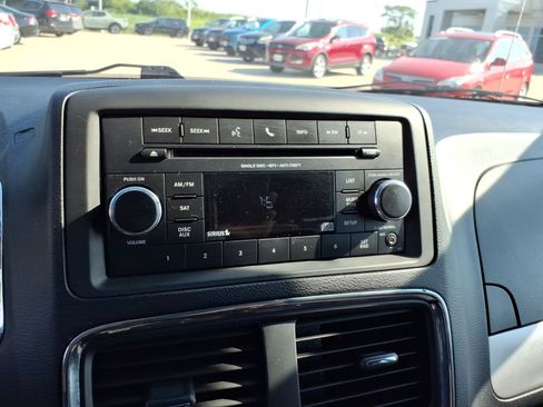 Used 2015 Dodge Grand Caravan SE w/ Quick Order Package 29E SE FWD image 22