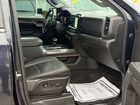 Used 2022 Chevrolet Silverado 1500 LTZ w/ Technology Package AWD/4WD image 16