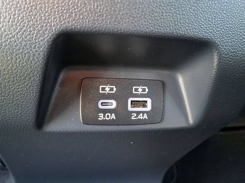 Used 2024 Subaru Crosstrek 2.0i Premium AWD/4WD image 11