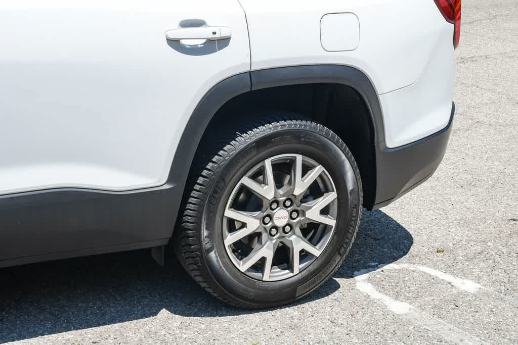 Used 2022 GMC Acadia SLE w/ Driver Convenience Package FWD image 11