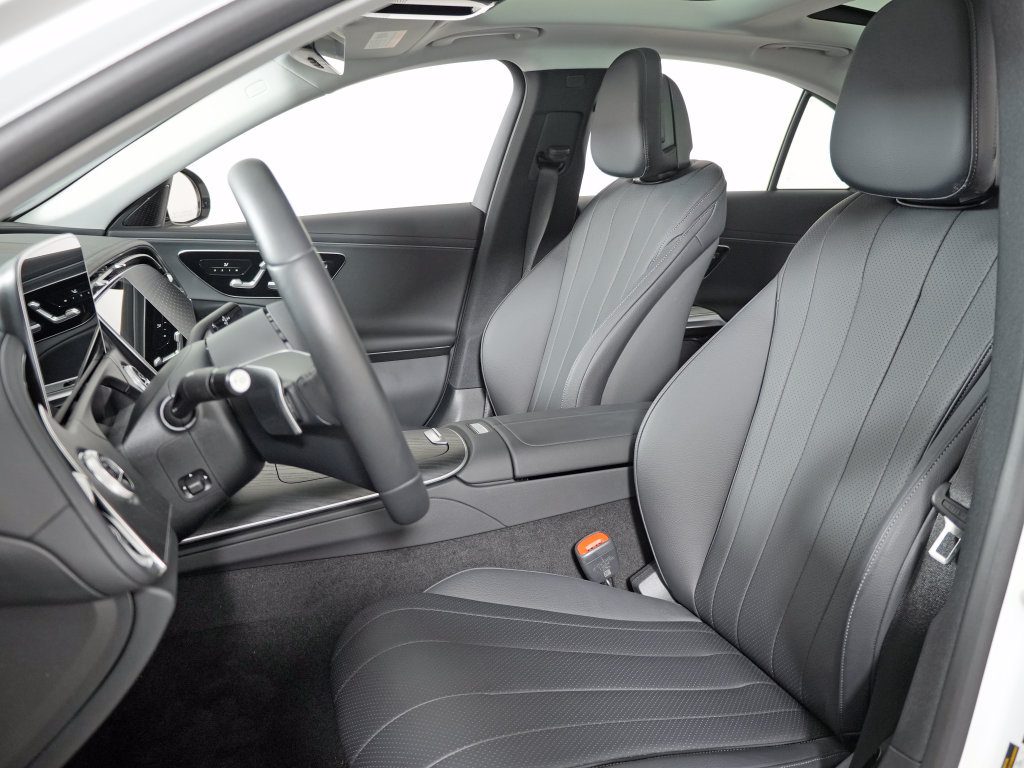Certified 2024 Mercedes-Benz E 350 4MATIC Sedan image 13