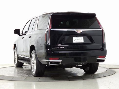 Used 2022 Cadillac Escalade Premium Luxury image 7