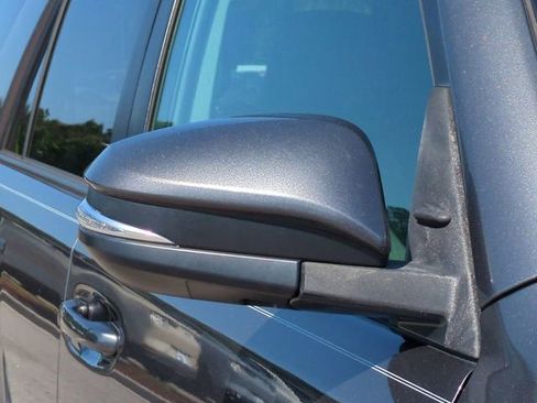 Used 2016 Toyota 4Runner SR5 Premium image 12