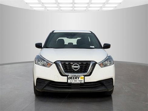 Used 2020 Nissan Kicks S image 3