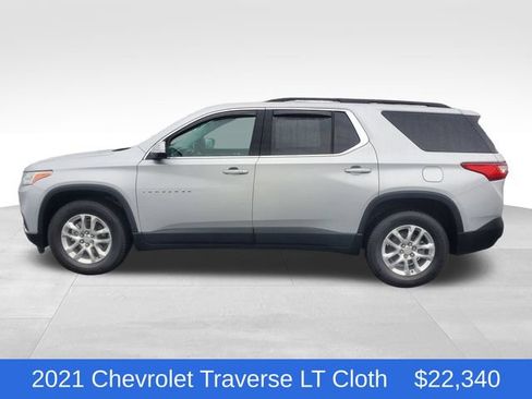 Used 2021 Chevrolet Traverse LT FWD image 2