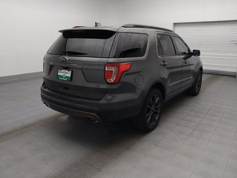 Used 2017 Ford Explorer XLT w/ Equipment Group 202A FWD image 9