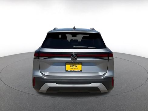 Used 2026 Volkswagen Tiguan SE FWD image 12