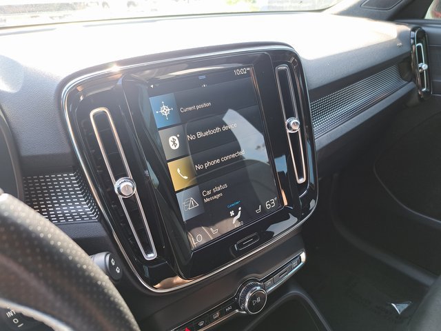 Used 2021 Volvo XC40 T4 R-Design w/ Climate Package FWD image 13