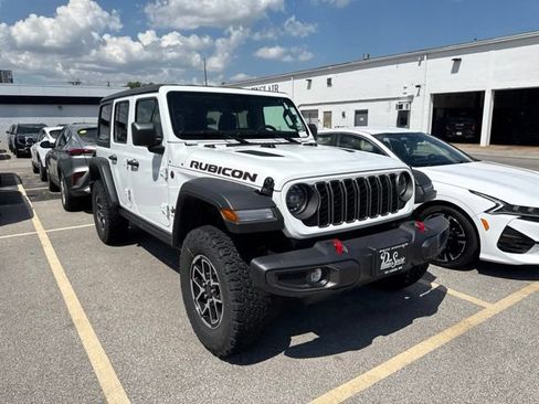 Used 2026 Jeep Wrangler Unlimited Rubicon AWD/4WD image 5