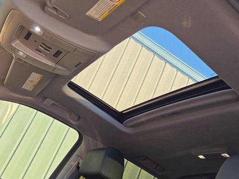 Used 2017 GMC Sierra 2500 SLT w/ Duramax Plus Package image 11