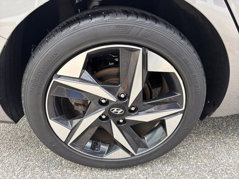 Used 2023 Hyundai Elantra SEL w/ Convenience Package image 38