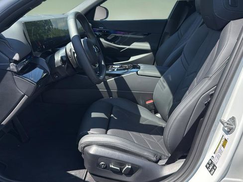 Used 2026 BMW 540i xDrive w/ Premium Package AWD/4WD image 18