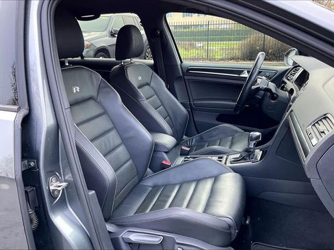 Used 2019 Volkswagen Golf R image 10