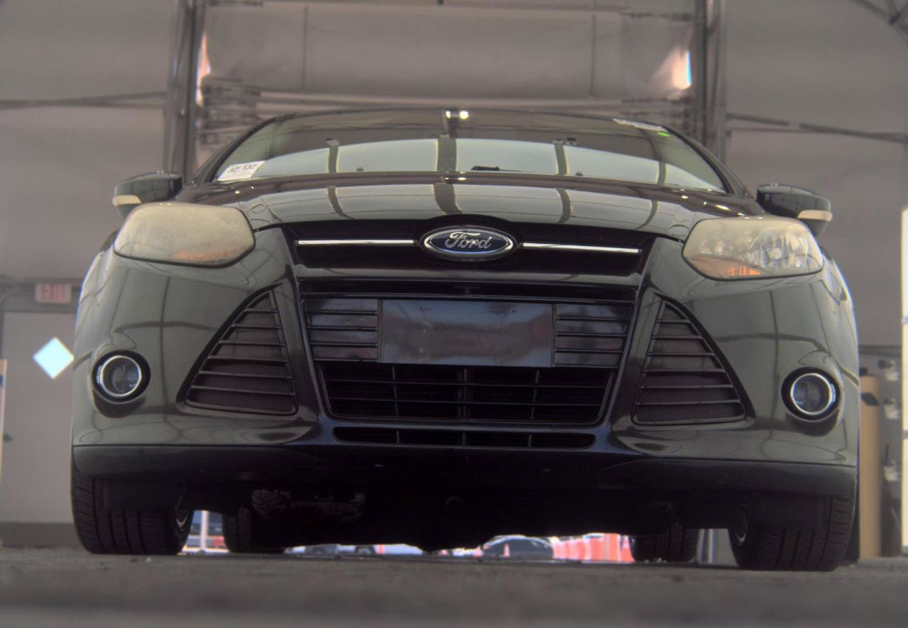 Used 2013 Ford Focus Titanium w/ Titanium Handling Pkg FWD image 3