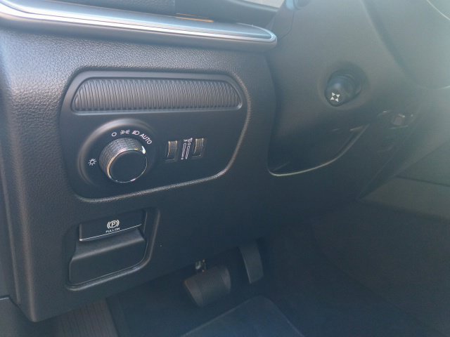 Used 2026 Jeep Grand Wagoneer L 4WD w/ Premium Group I image 19