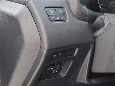 Used 2025 Lexus LX 600 F Sport w/ Accessory Package (Z1) AWD/4WD image 19