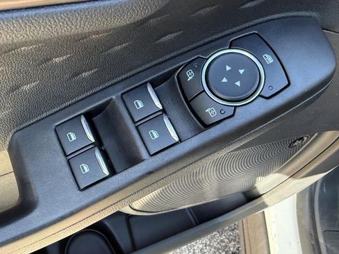 Used 2020 Ford Escape Titanium image 16