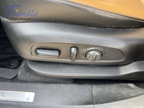 Used 2020 Chevrolet Equinox Premier AWD/4WD image 18