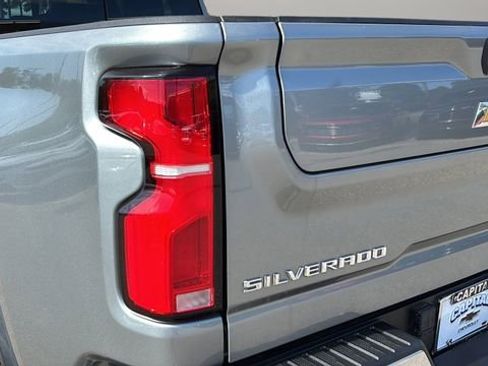 Used 2024 Chevrolet Silverado 2500 LTZ w/ LTZ Premium Package image 33