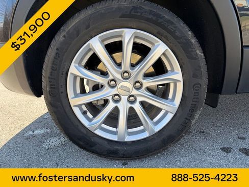 Used 2023 Cadillac XT4 Luxury w/ Cold Weather Package image 19