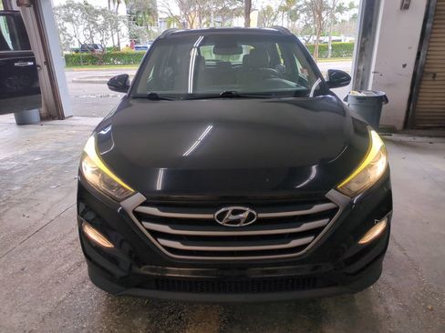 Used 2018 Hyundai Tucson SEL Plus image 3