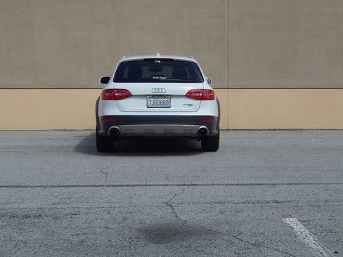 Used 2015 Audi A4 Premium Plus w/ Technology Package image 5