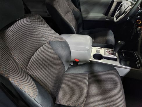 Used 2013 Toyota 4Runner SR5 image 32