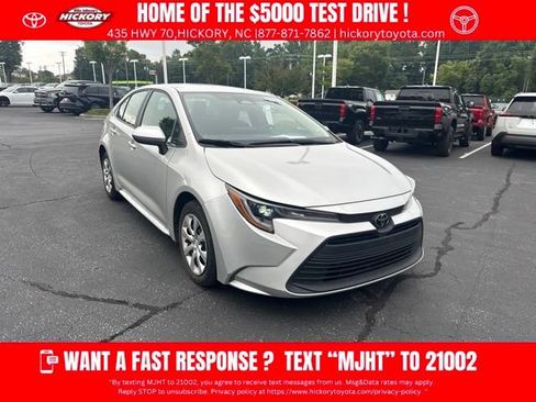 Used 2025 Toyota Corolla LE FWD image 1